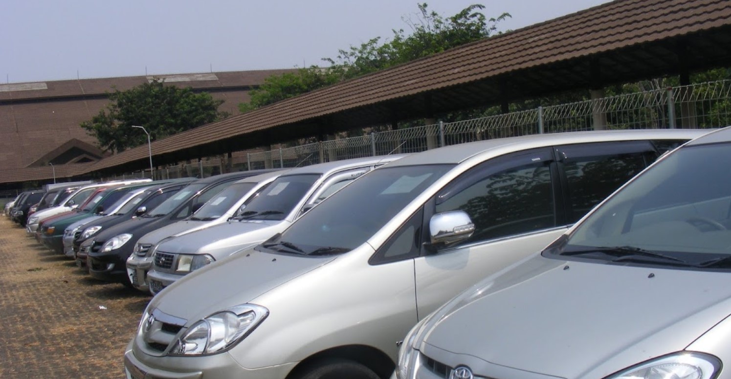 Rental-Mobil-Bogor-24-jam-Dengan-Supir-Terpercaya